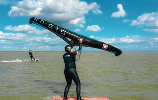 wing foil and kitesurfing
