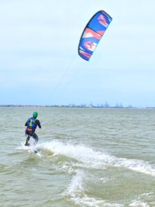 winter kitesurfing lessons essex